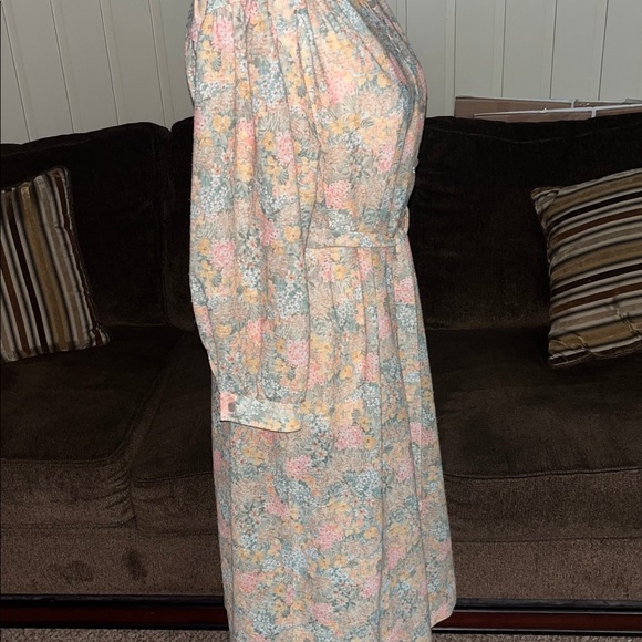 The Stroller • Vintage • 1960’s • Dress • Size 16 • Beige/ Pink/ Yellow/ Green - Picture 12 of 14